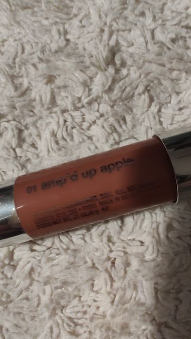 Zestaw róży i rozświetlaczy Sisley, Tarte, Clinique