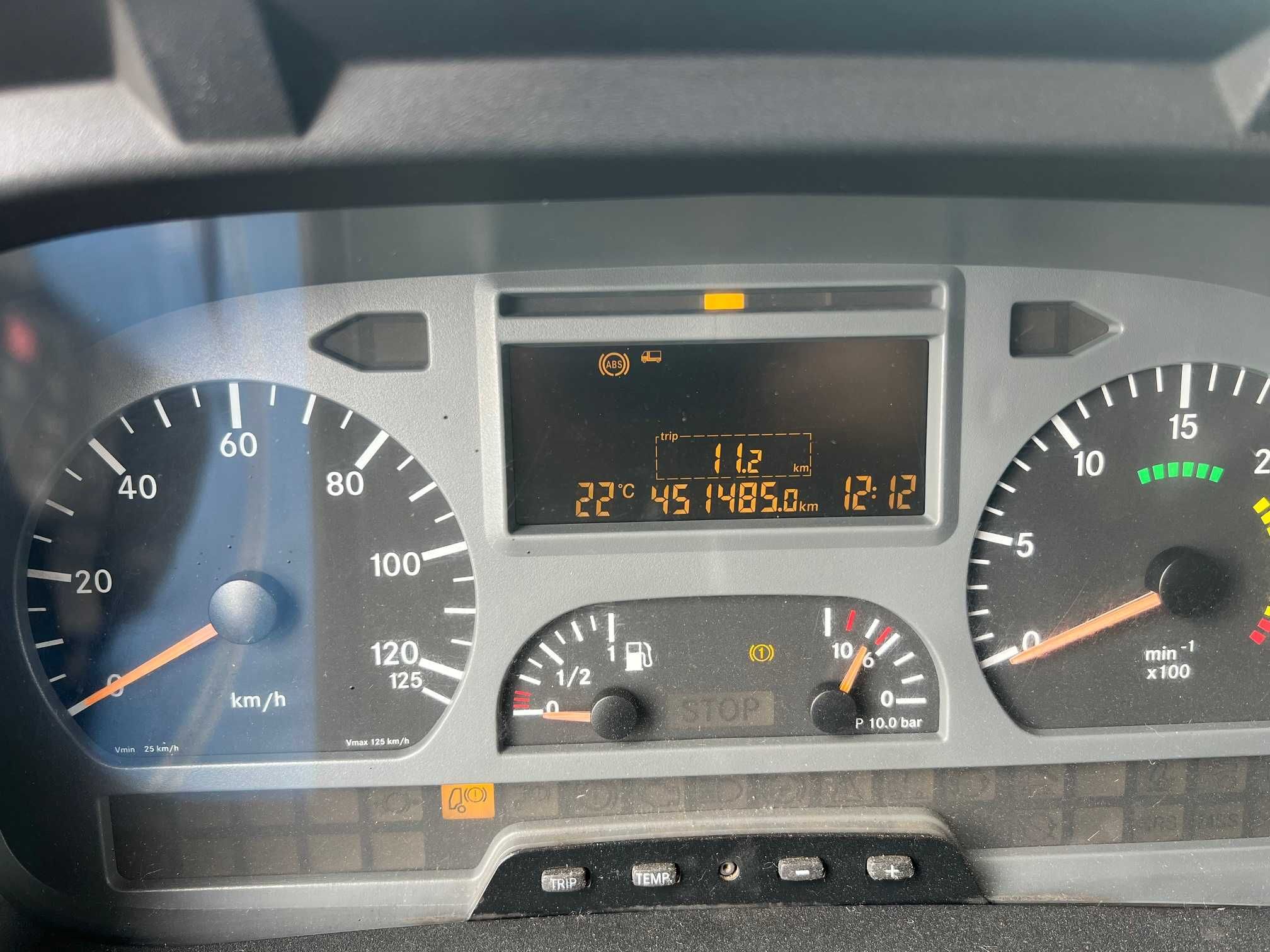 Mercedes Atego 1523 niski przebieg z windą  załadowczą - 1 właściciel