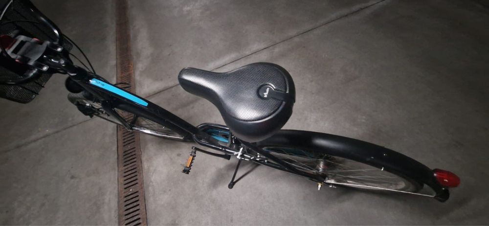 Rower miejski Dechatlon model B’TWIN ELOPS 5 kask gratis