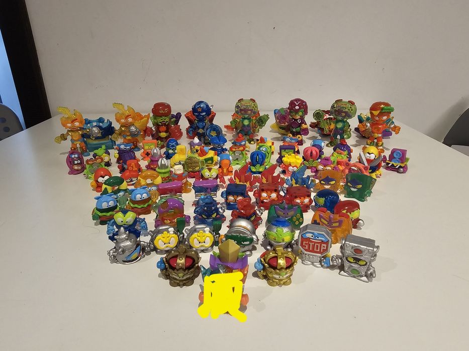 Super zings / things 9 seria, figurki, pojazdy, roboty
