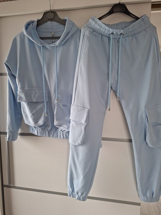 Sprzedam błękitny dres