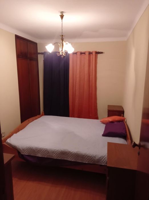 Quarto individual em Buarcos despesas incluídas.