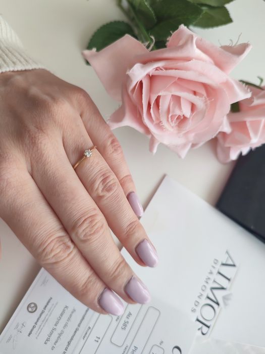 Złoty pierścionek zaręczynowy 585 diamentem diament 0,14ct