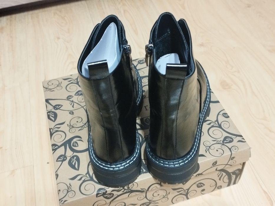 Lakierowanie botki ozdobny zamek 36