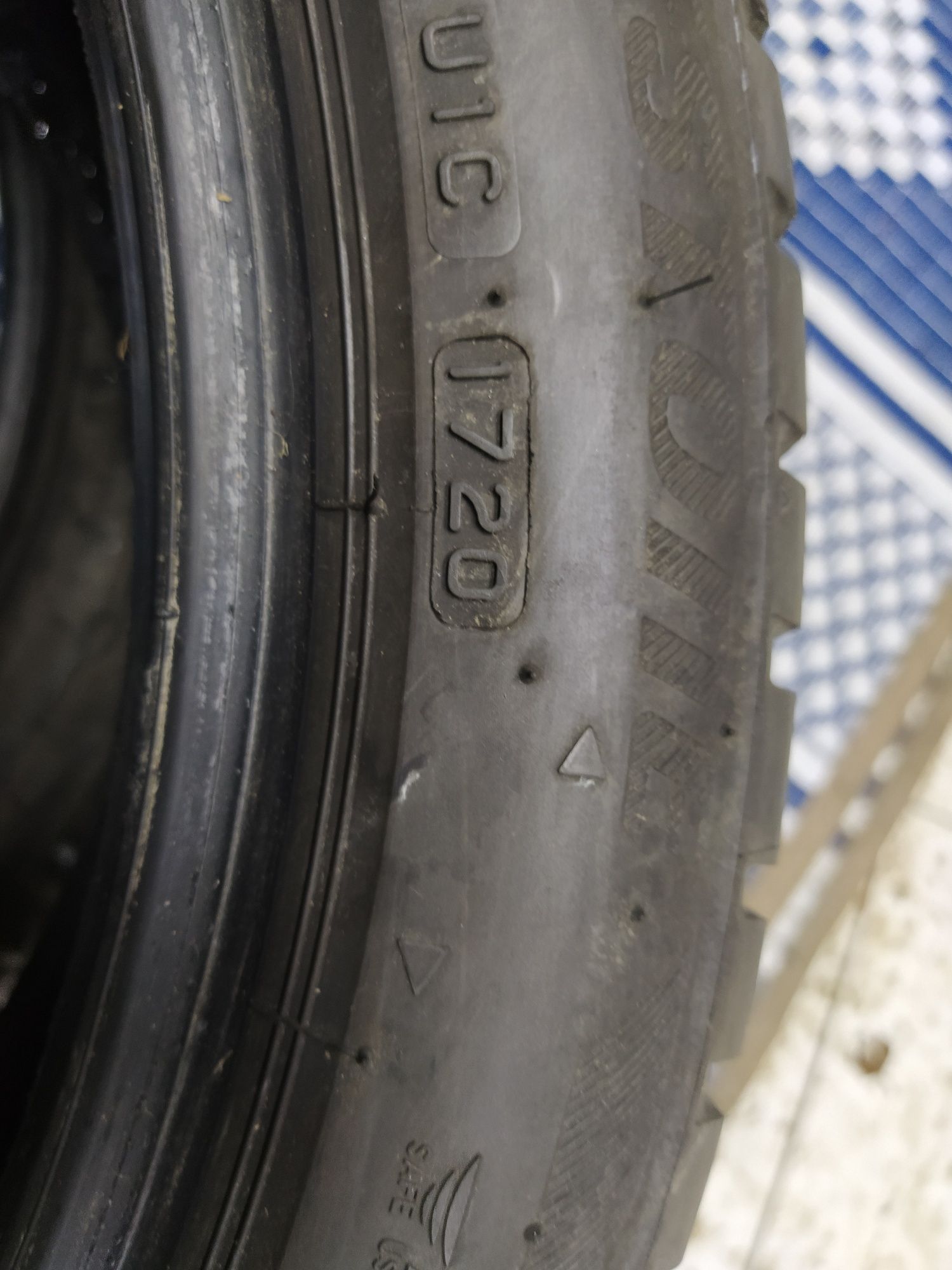 2 Opony zimowe 225/45r18 BRIDGESTONE 2020r