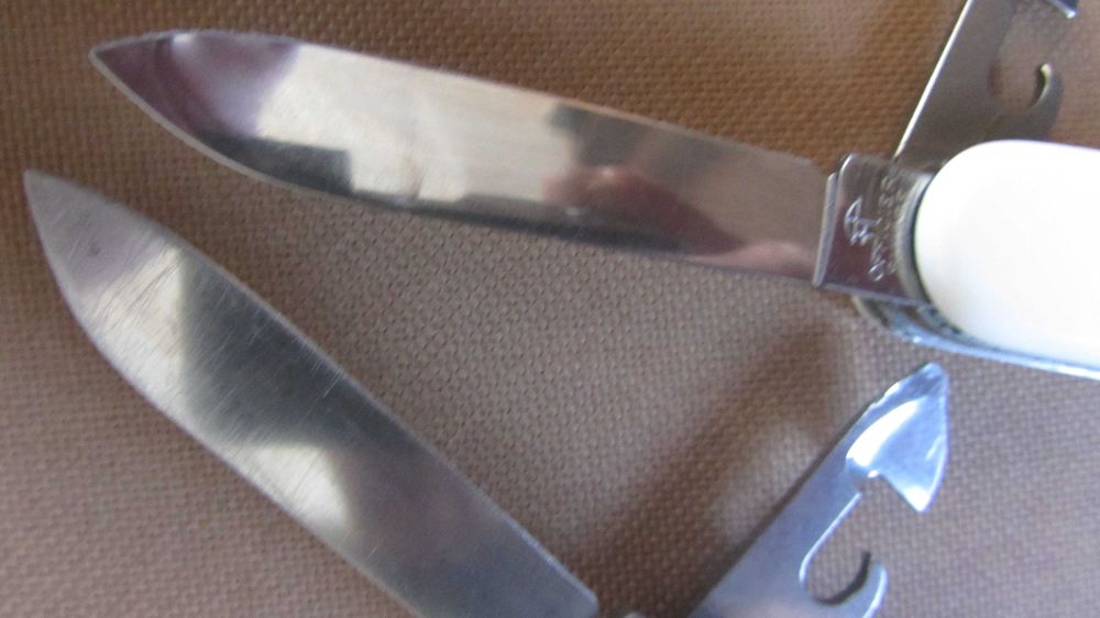 Старий Victorinox Camper & Huntsman.