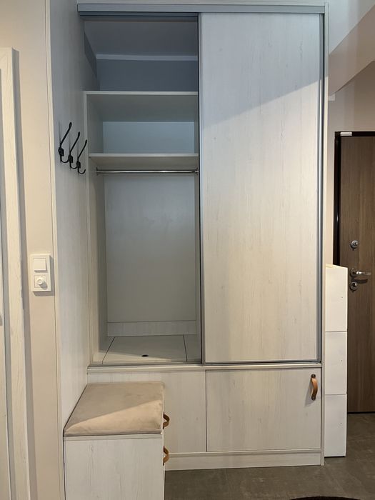 Szafa z drzwiami przesuwnymi