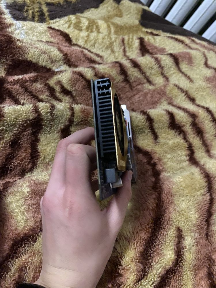 Продам GIGABYTE GeForce 9500 GT 512MB GDDR2