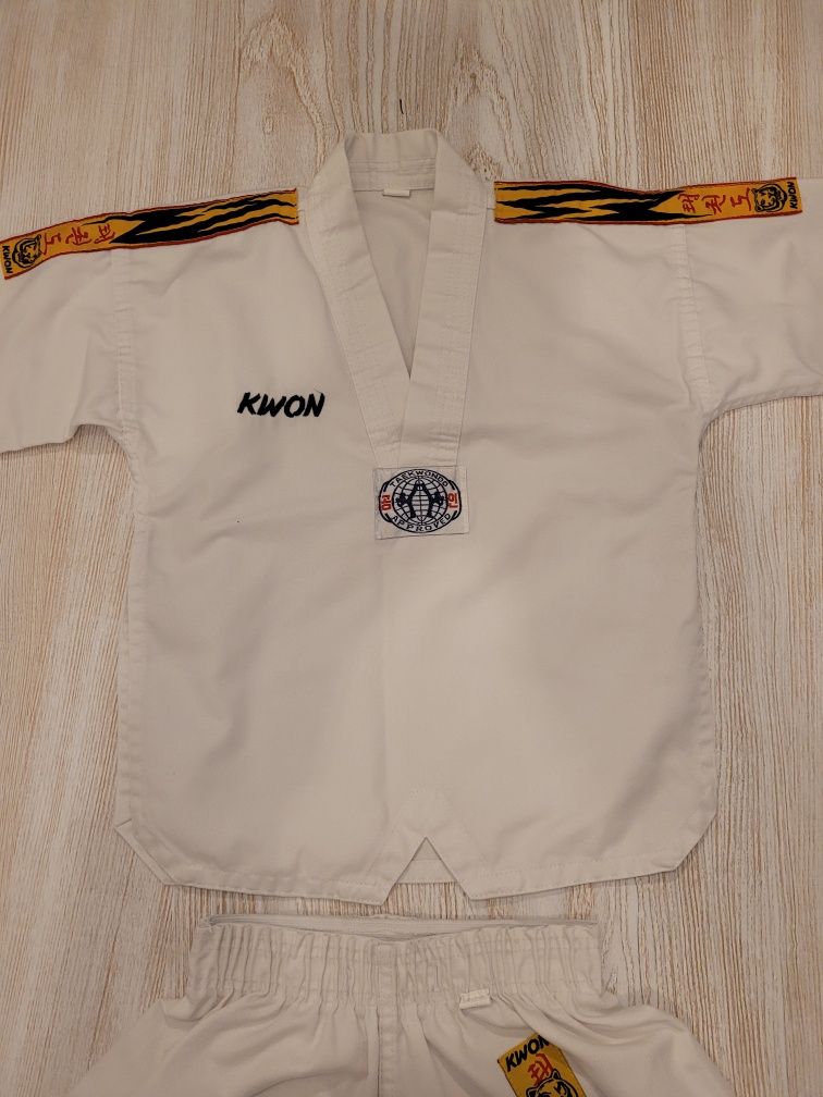 Dobok do taekwondo marki Kwon + pas gratis