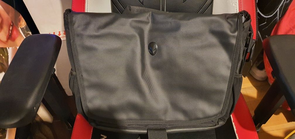 Сумка Alienware 17 messeger bag