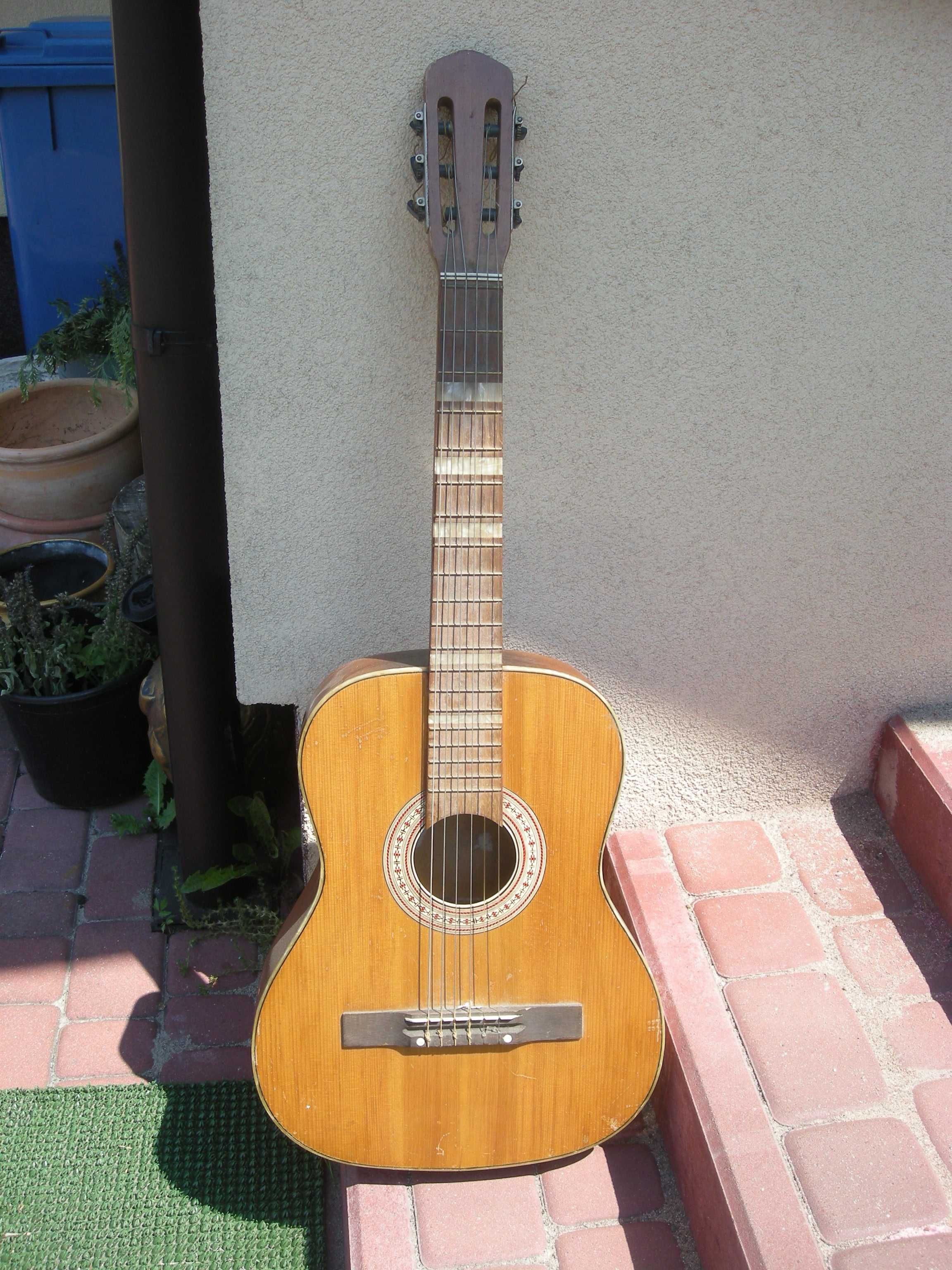 gitara akustyczna sprawna