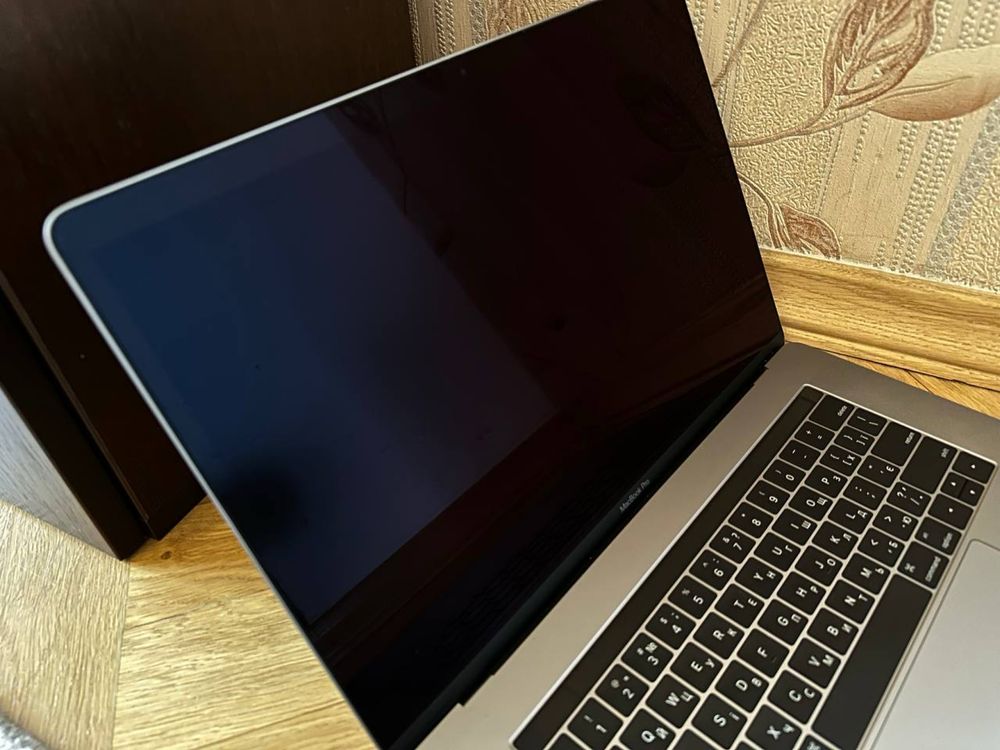 Продам MacBook Pro 15”