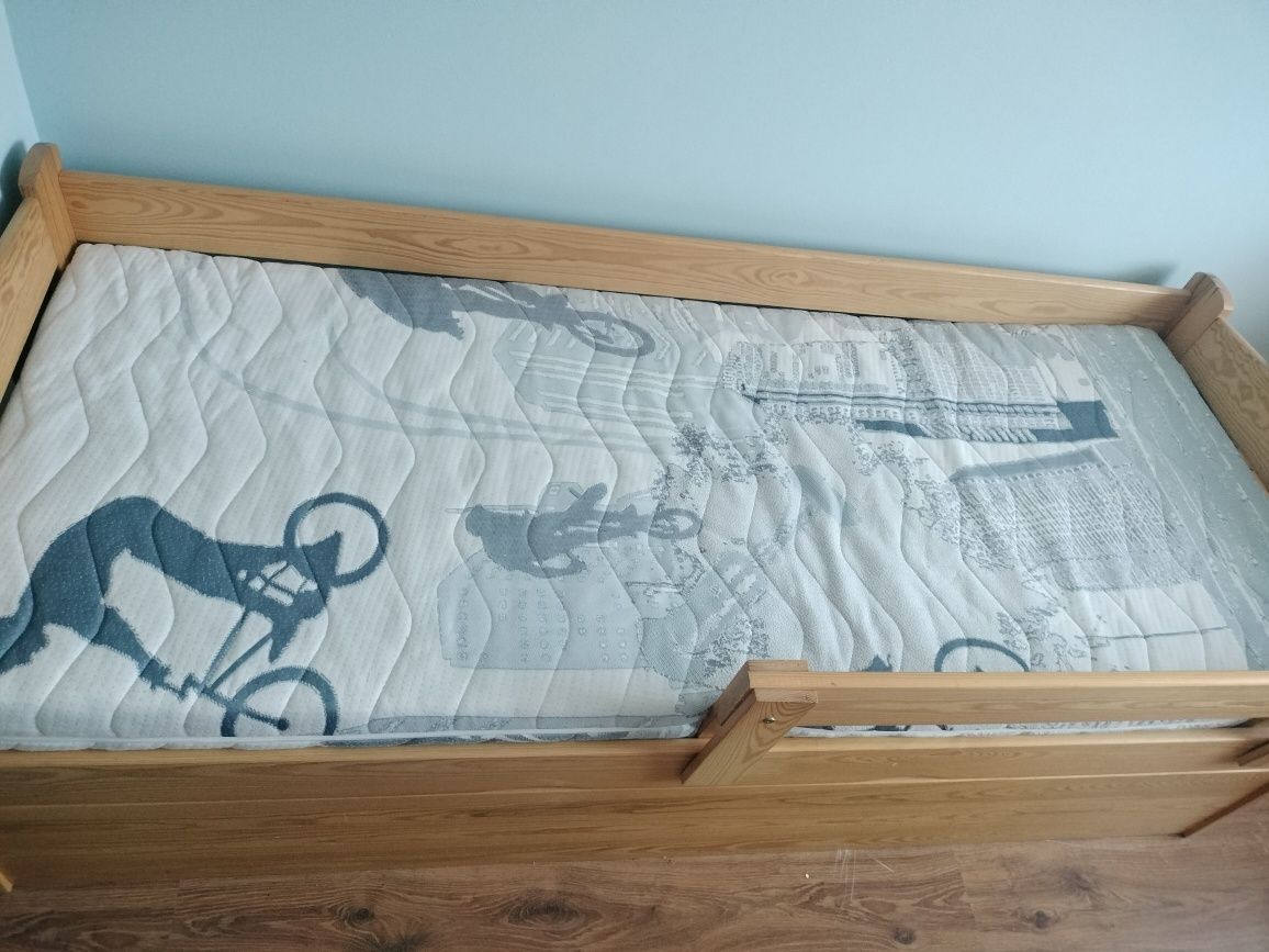 Łóżko pojedyncze sosnowe ze skrzynią + meble IKEA Trofast