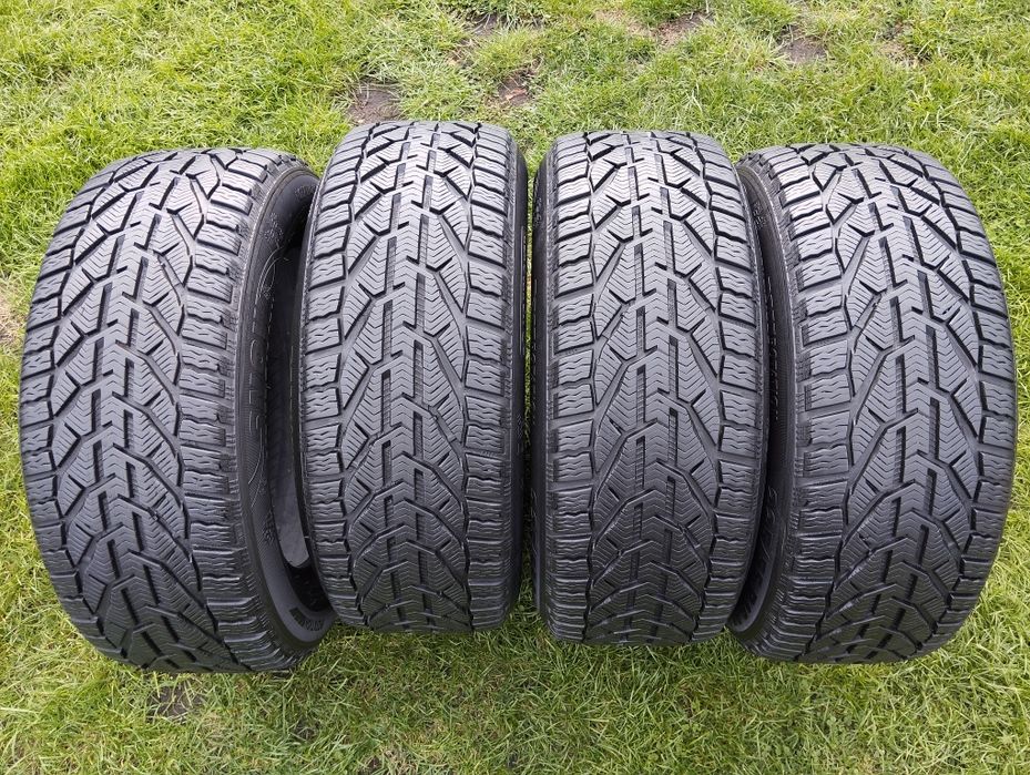 Opony Kormoran Snow 225/55R16 95H komplet zima