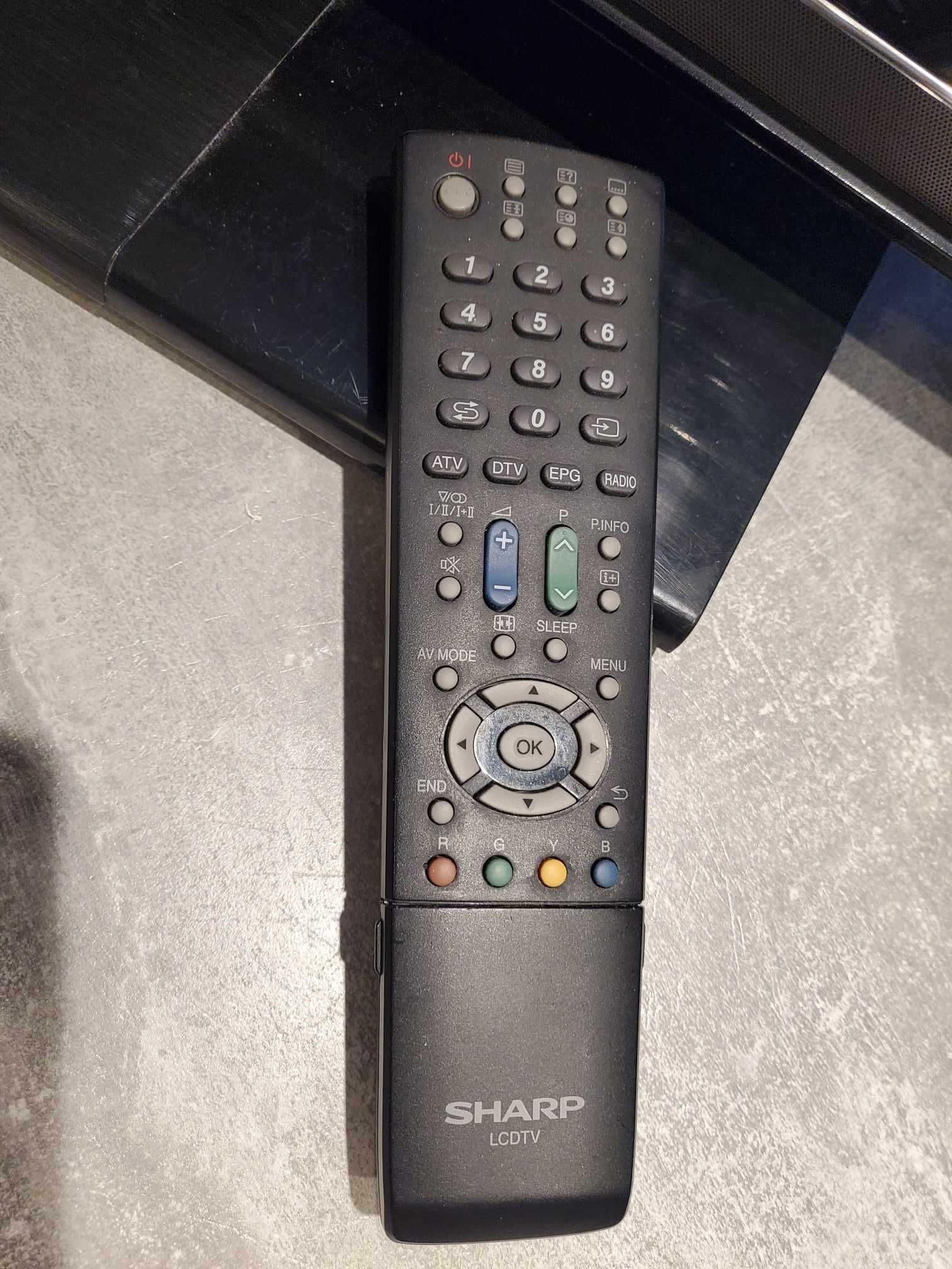 Telewizor Sharp Aquos 37 cali LC-37D65E + pilot