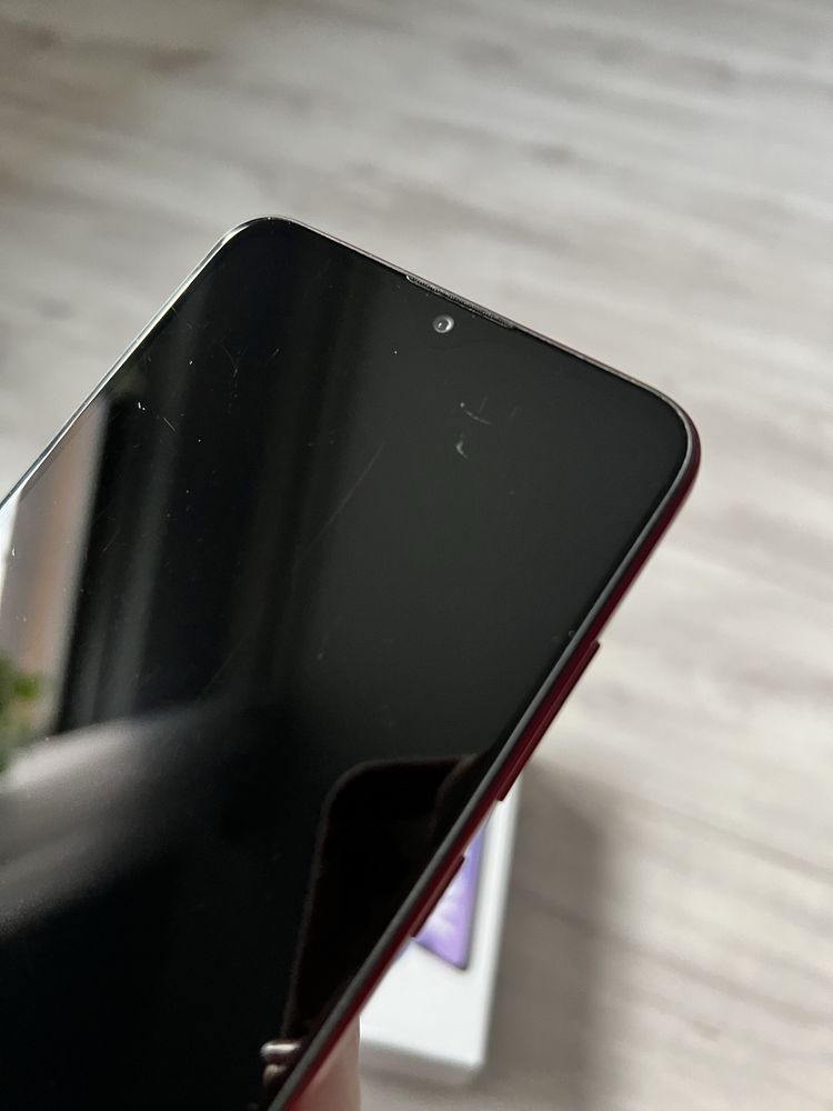 Czerwony smartfon smartphone Xiaomi Redmi 8 4GB