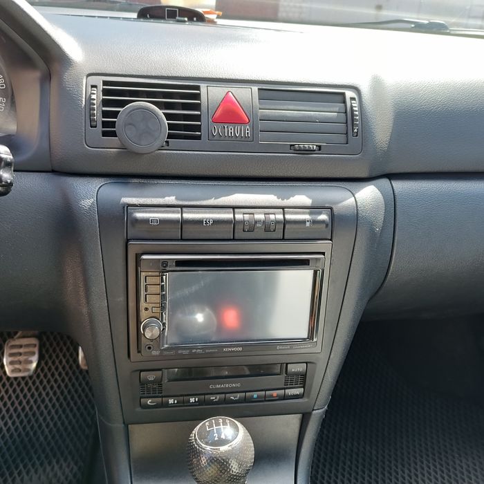 Skoda Octavia Tour 1.8т  4*4 2006