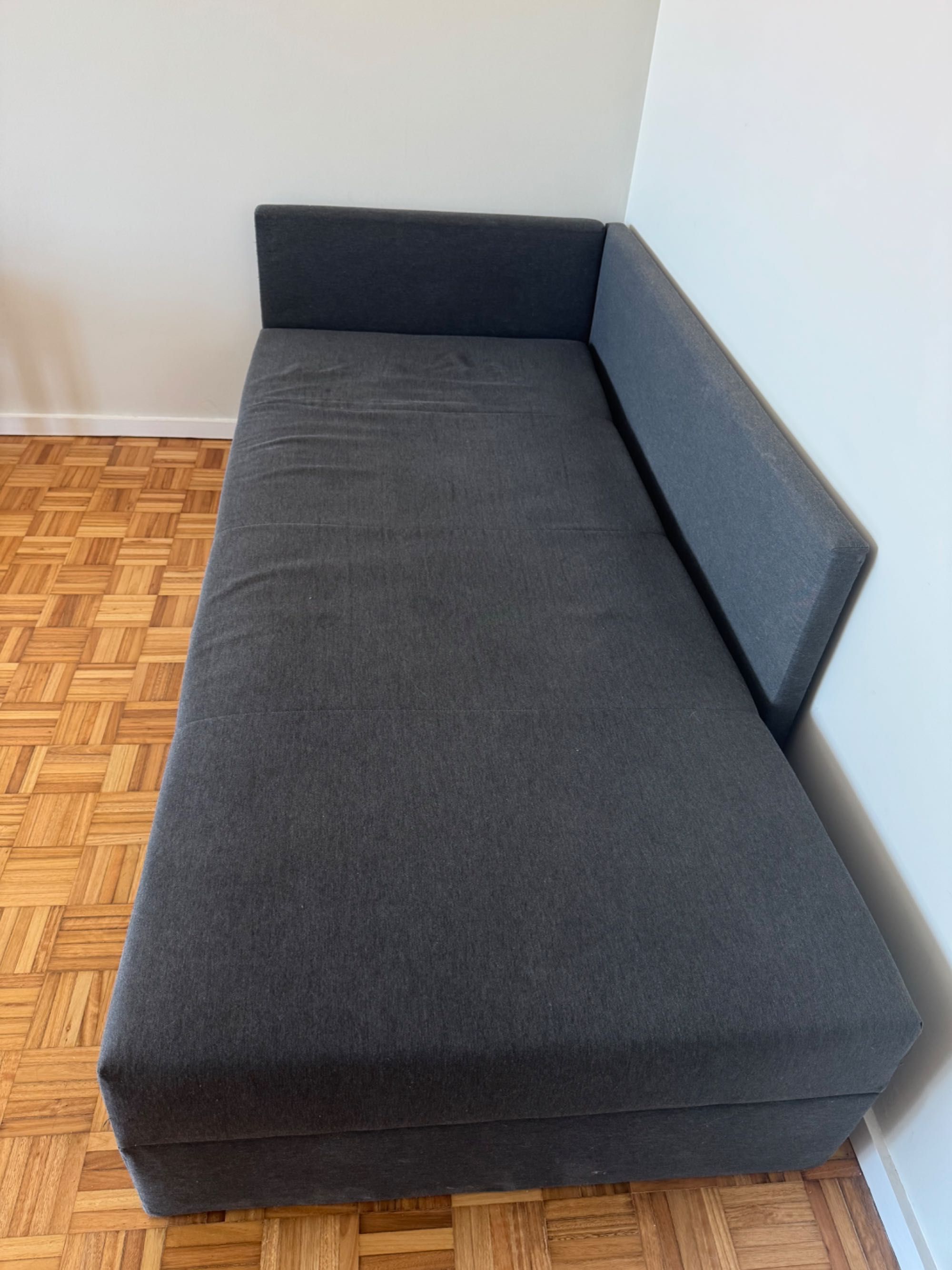 Cama semi solteiro com arrumação