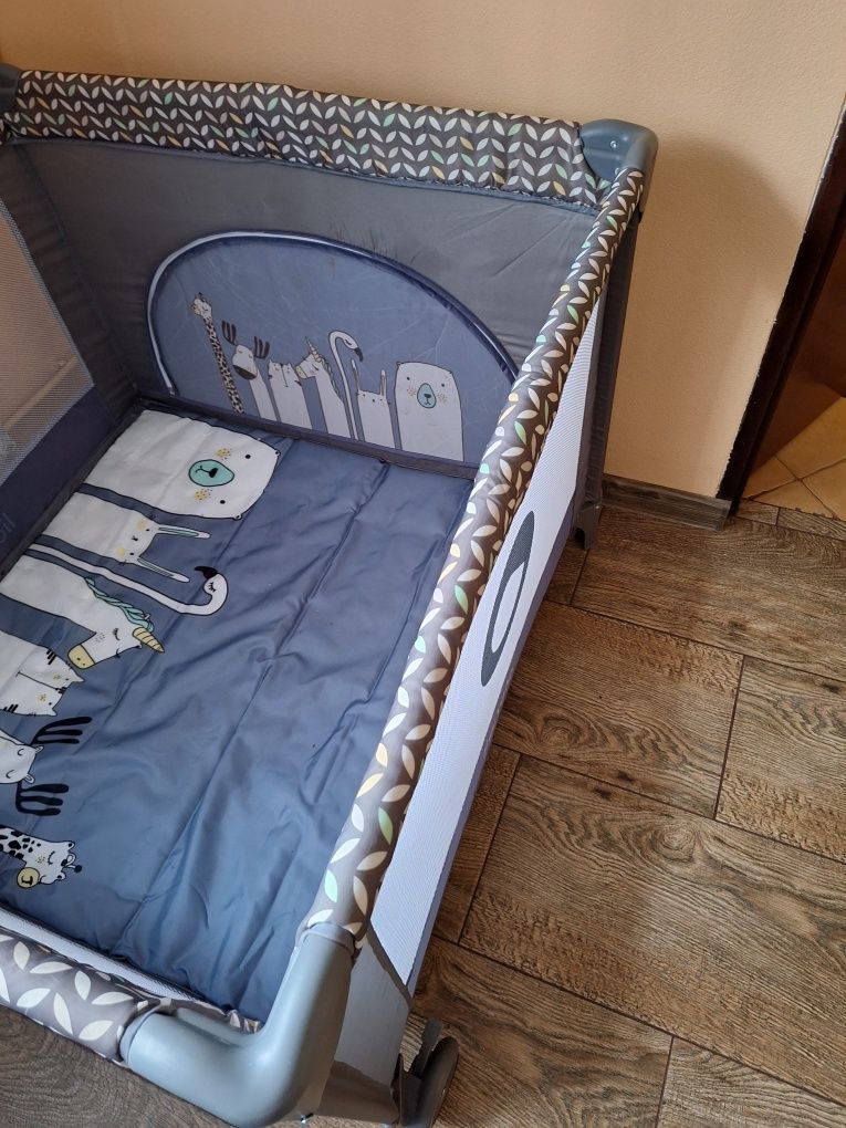 Kojec dla dziecka 100 x 100 cm LIONELO LENE składany kółka boczne wejś