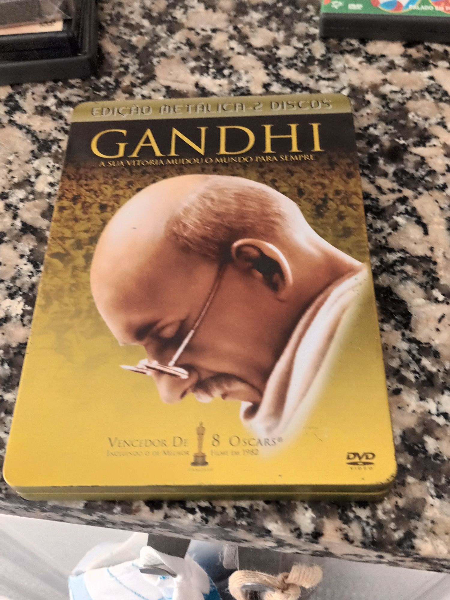 Vendo 9 DVD estado impecável  por 35euros