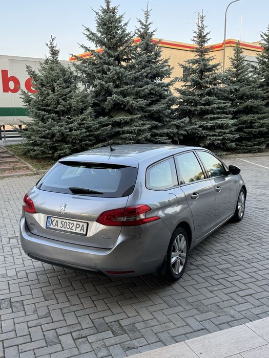 Продам Peugeot 2015