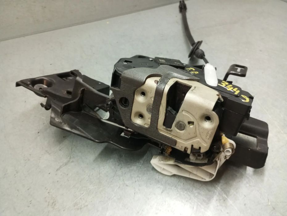 Fechadura / fecho porta frente esquerdo FORD Fiesta VI (CB1, CCN)