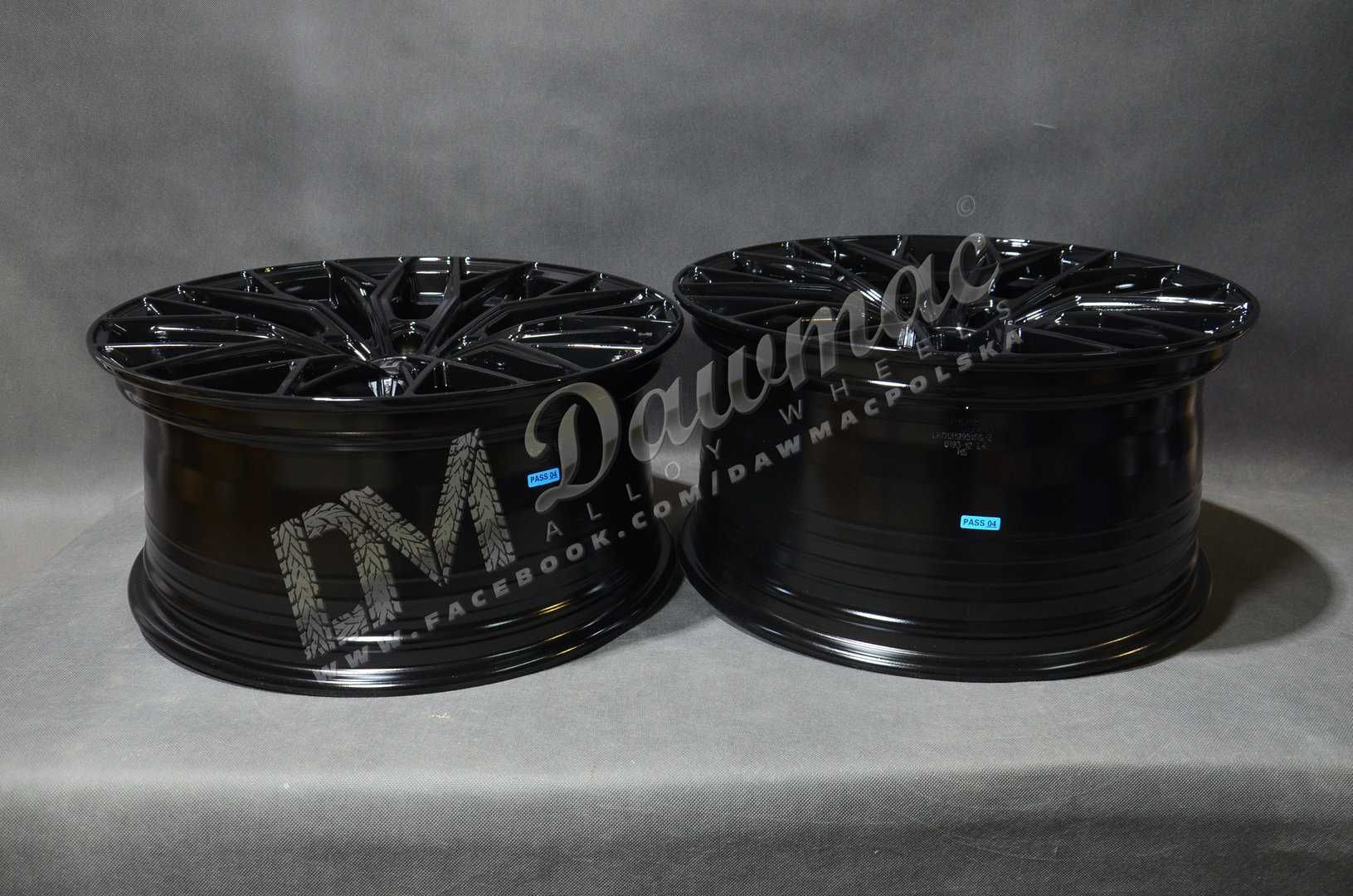 Felgi aluminiowe DM04 19" 8,5J ET35 + 9,5J ET40 5x114,3 Gloss Black