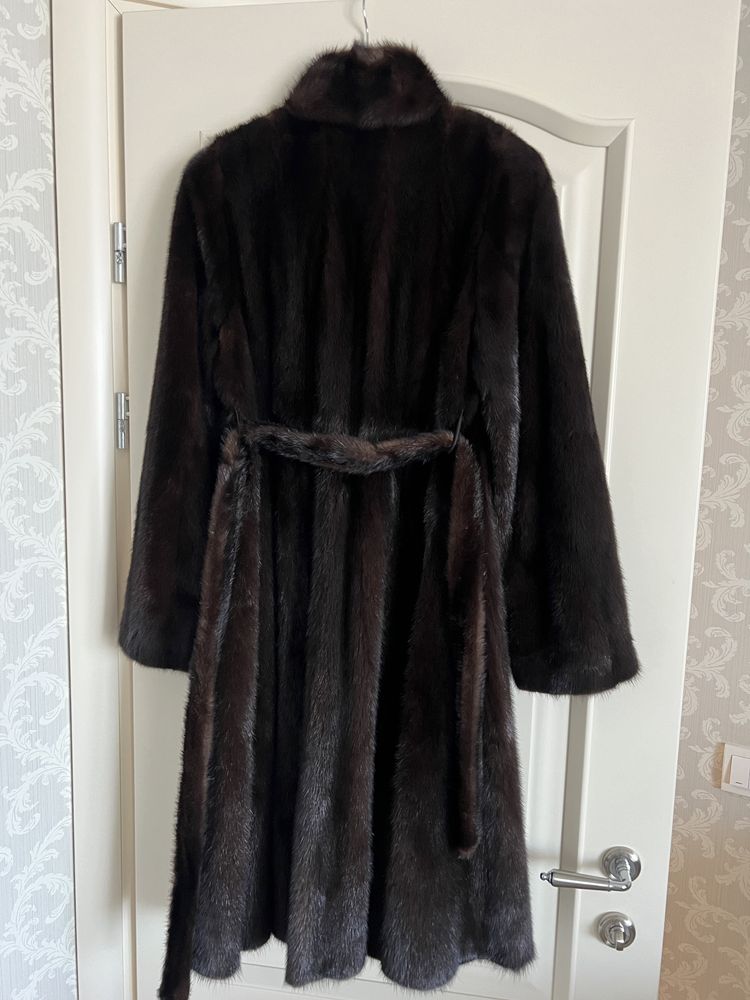 Продам норковую шубу