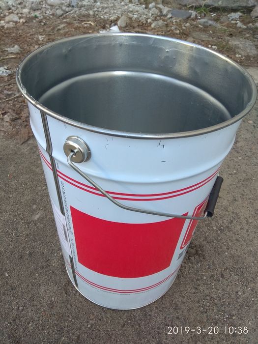 Ведра  на 20л и 25л с крышкой под хомут или в виде короны.