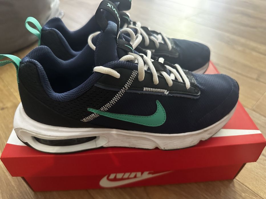 Кросівки Nike р.40