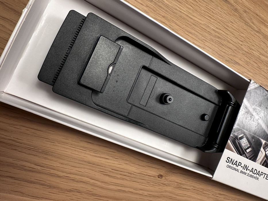 Oryginakny adapter BMW na telefon