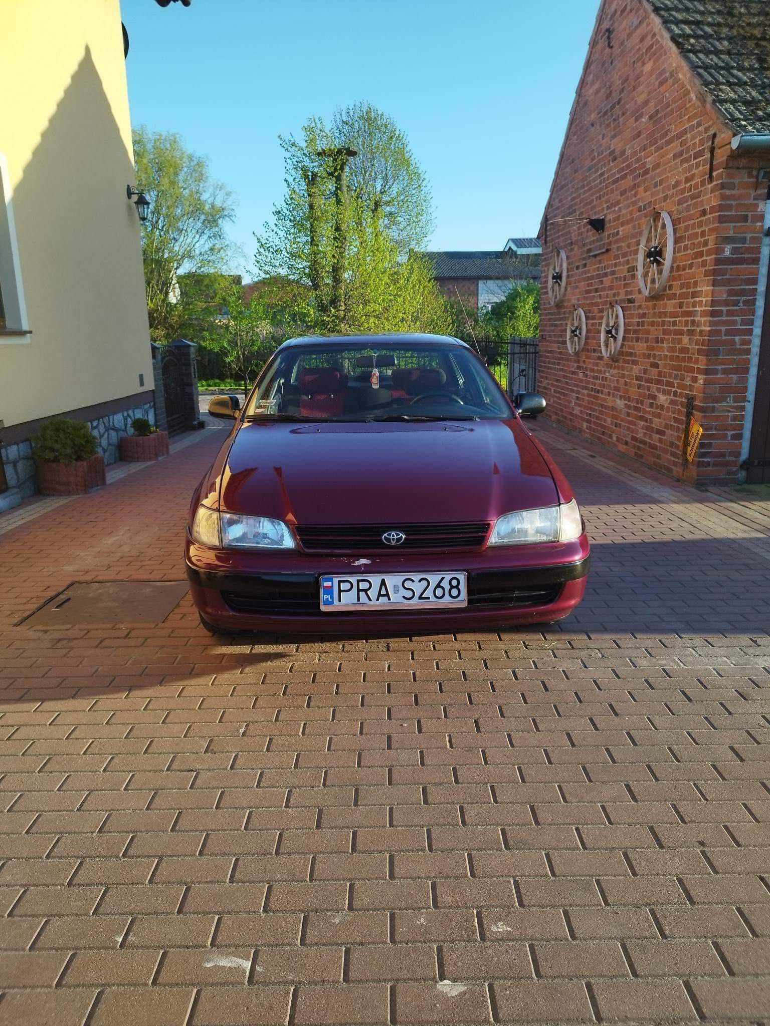 Sprzedam Toyota Carina E 1.6 Benzyna