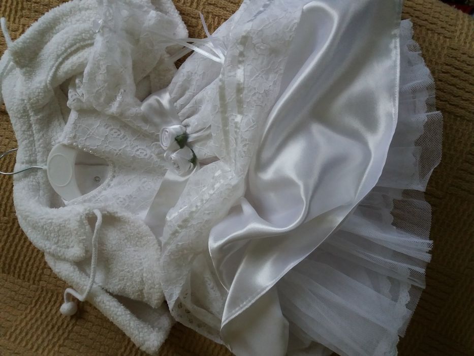 Rozm. 56 Śliczna biała sukienka bolerko czapeczka chrzest impreza