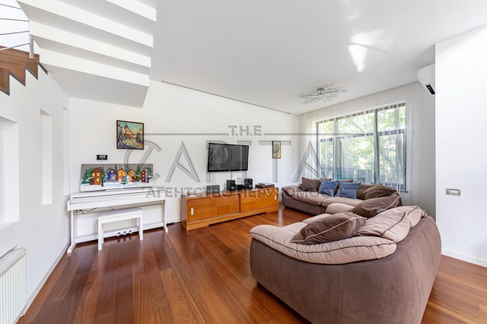 Пропонується в оренду чудовий будинок площею 300м2