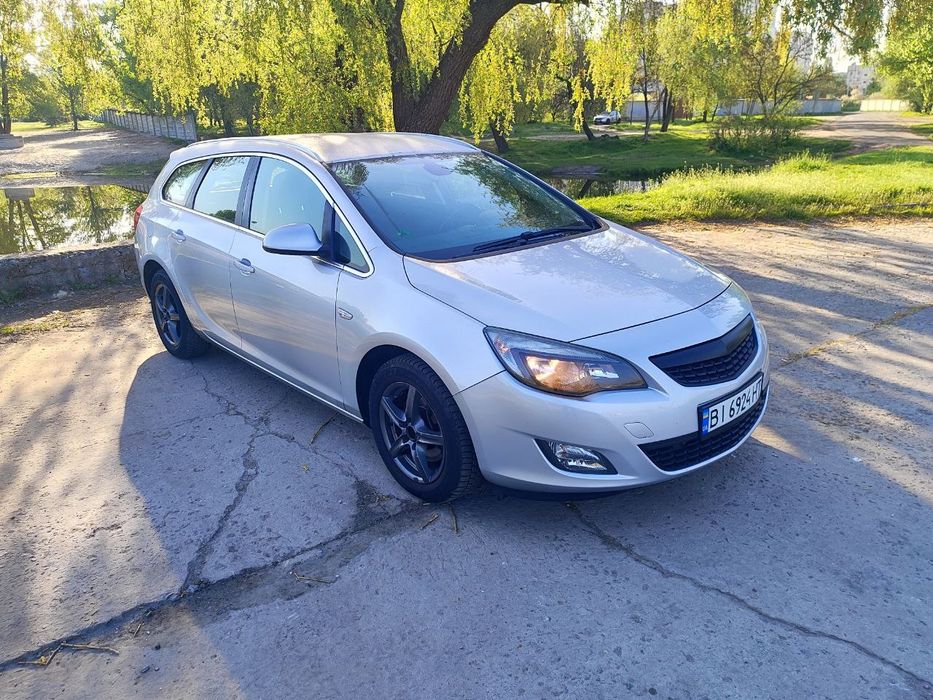 Автомобіль Opel Astra J від власника