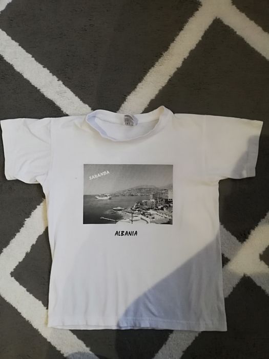 T-shirt bialy. R. 134