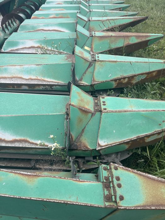 Жатка кукурузяна кмс 8