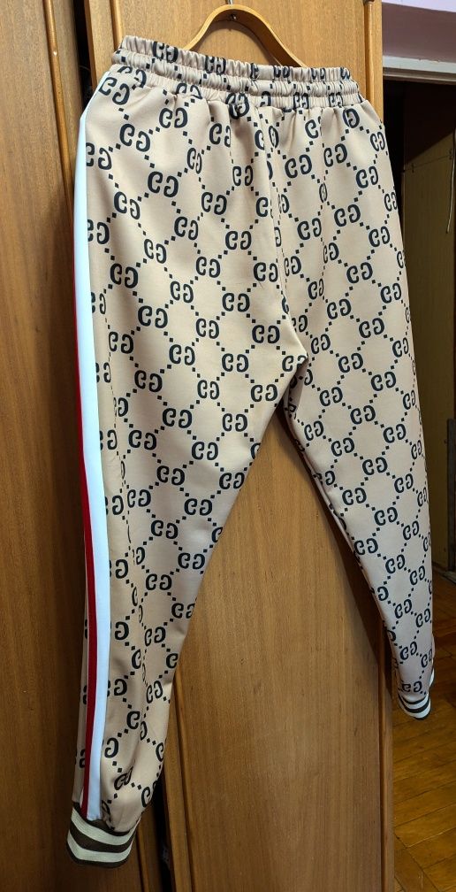 Суперові штани від фірми Gucci !