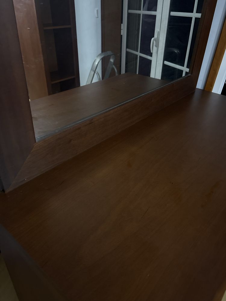 Comoda / gaveteira com espelho de madeira
