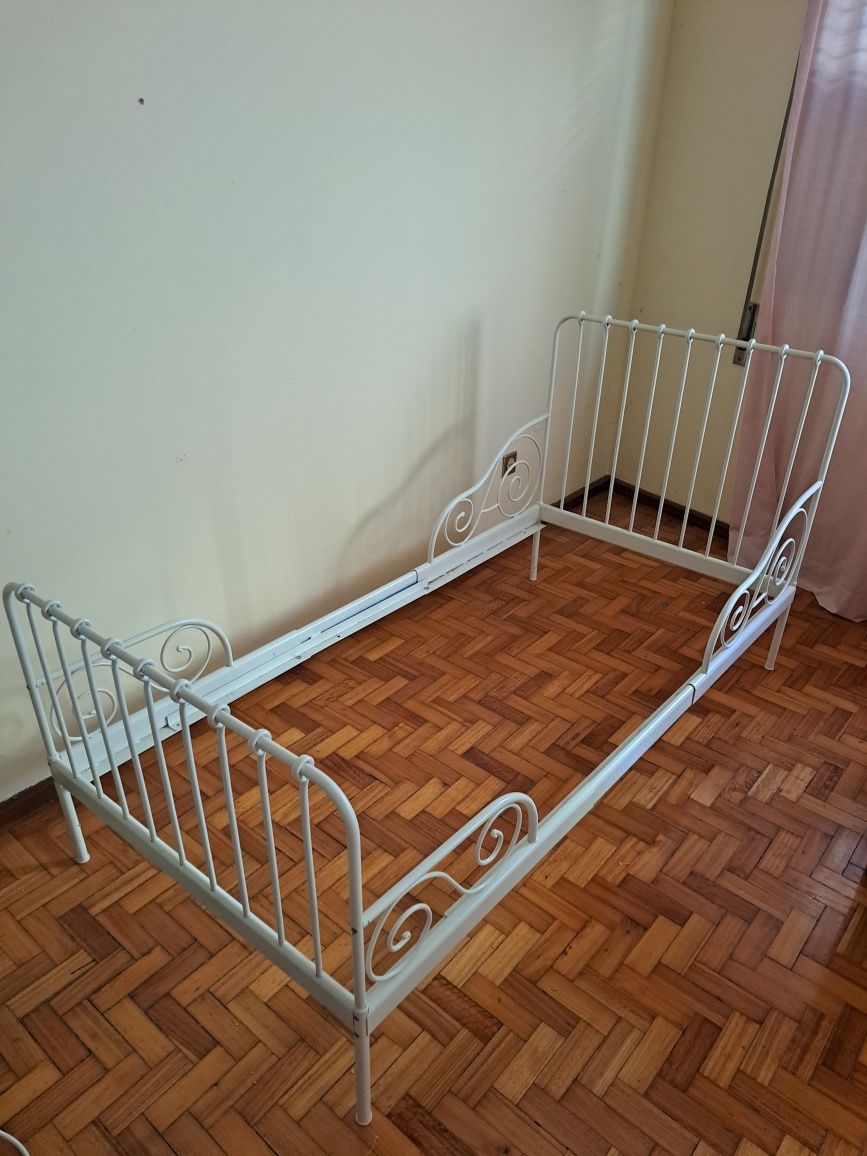 Cama de ferro extensivel