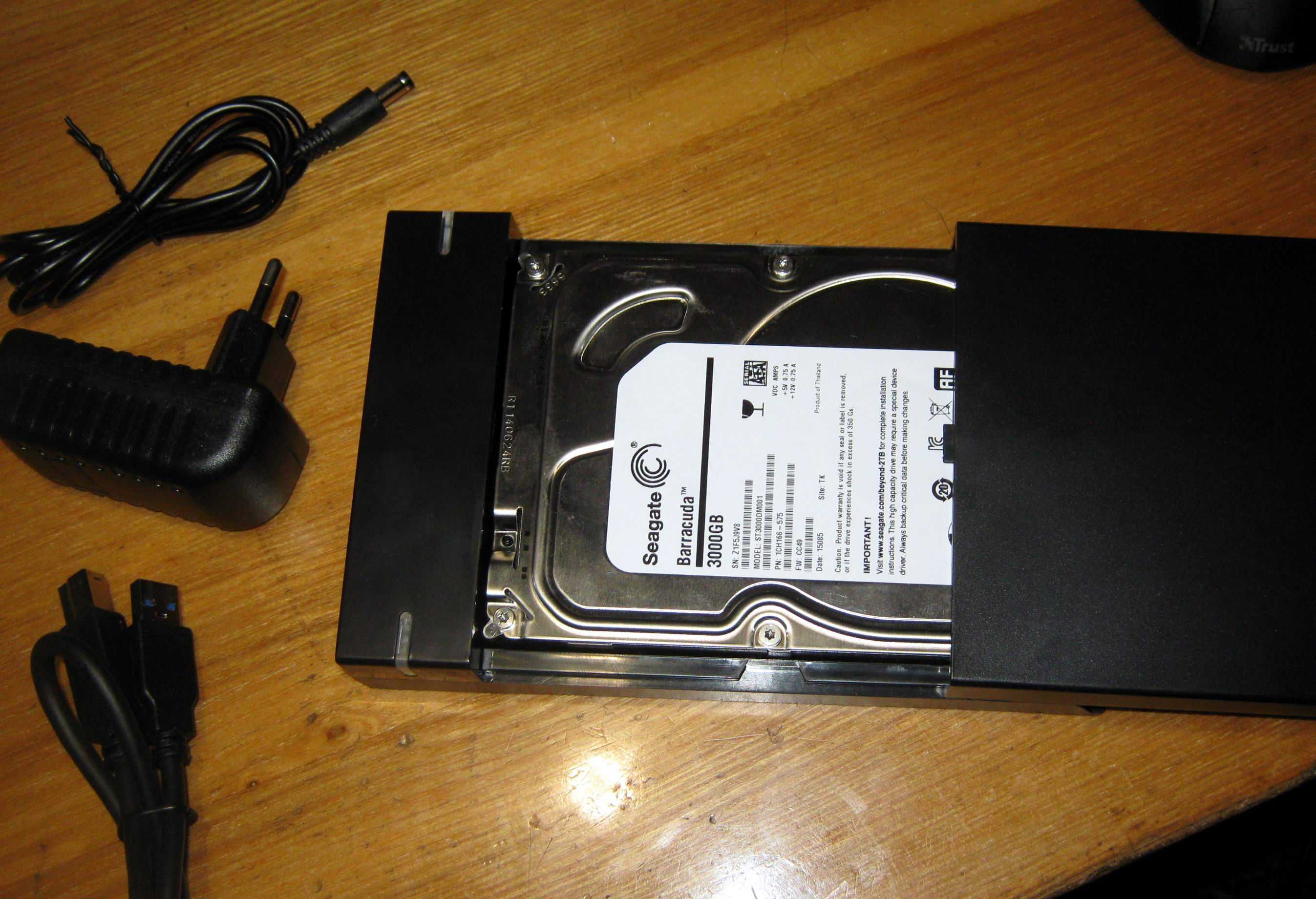 Внешний ДИСК 3 TB (новый)