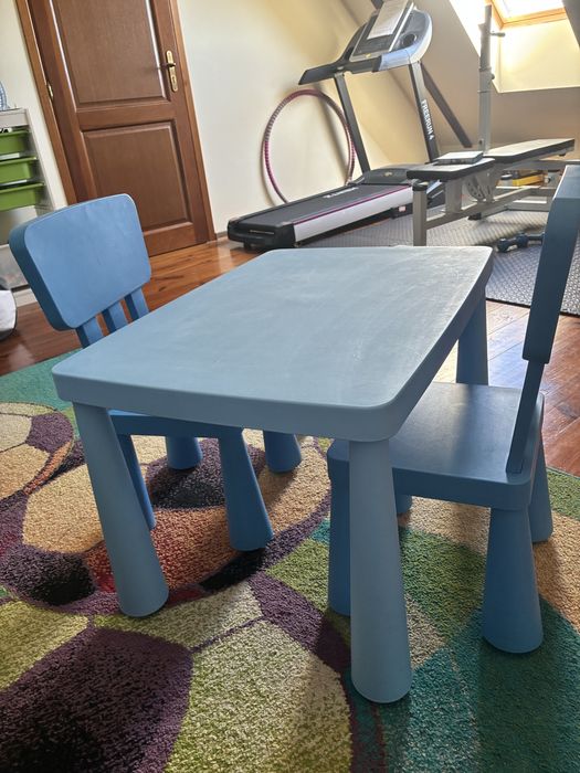 Sprzedam stolik ikea z krzesełkami