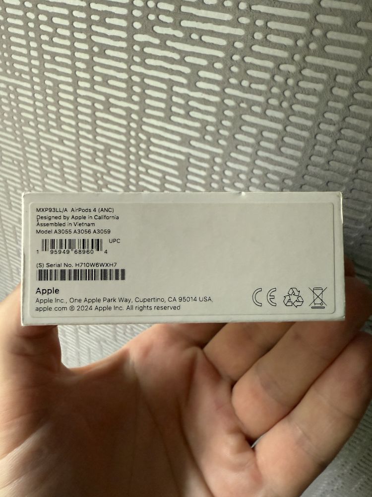 Навушники Apple MXP63LL/A AirPods 4 Model A3050 A3053 A3058 нові