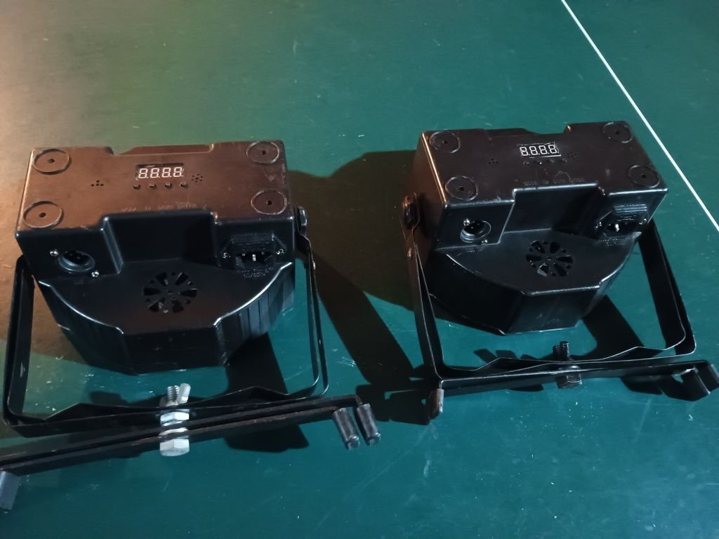 2 x LED par 7/10 RGBW