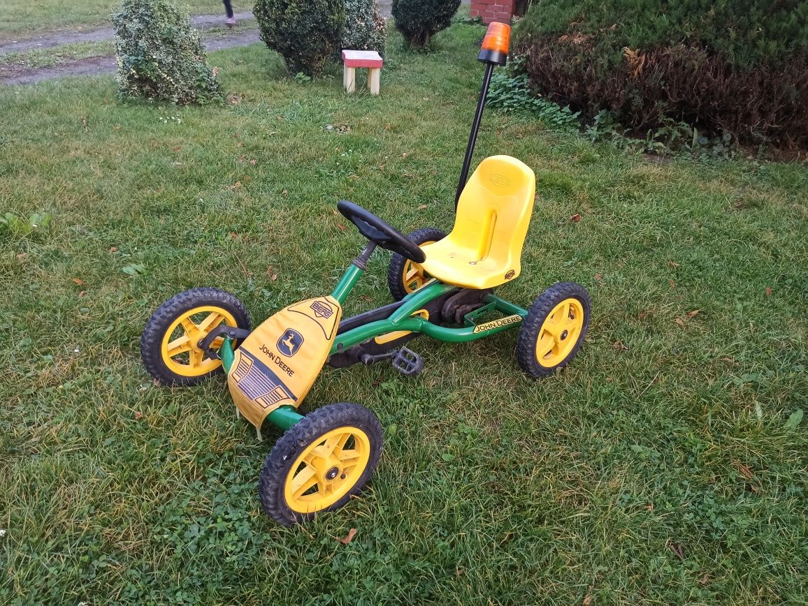Gokart Berg John Deere z kogutem