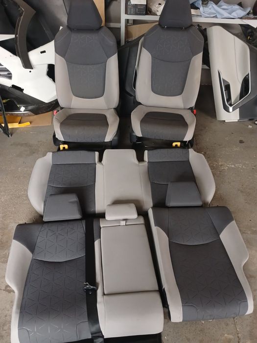 Сидения, салон, торпедо РАВ 4 2018-2024