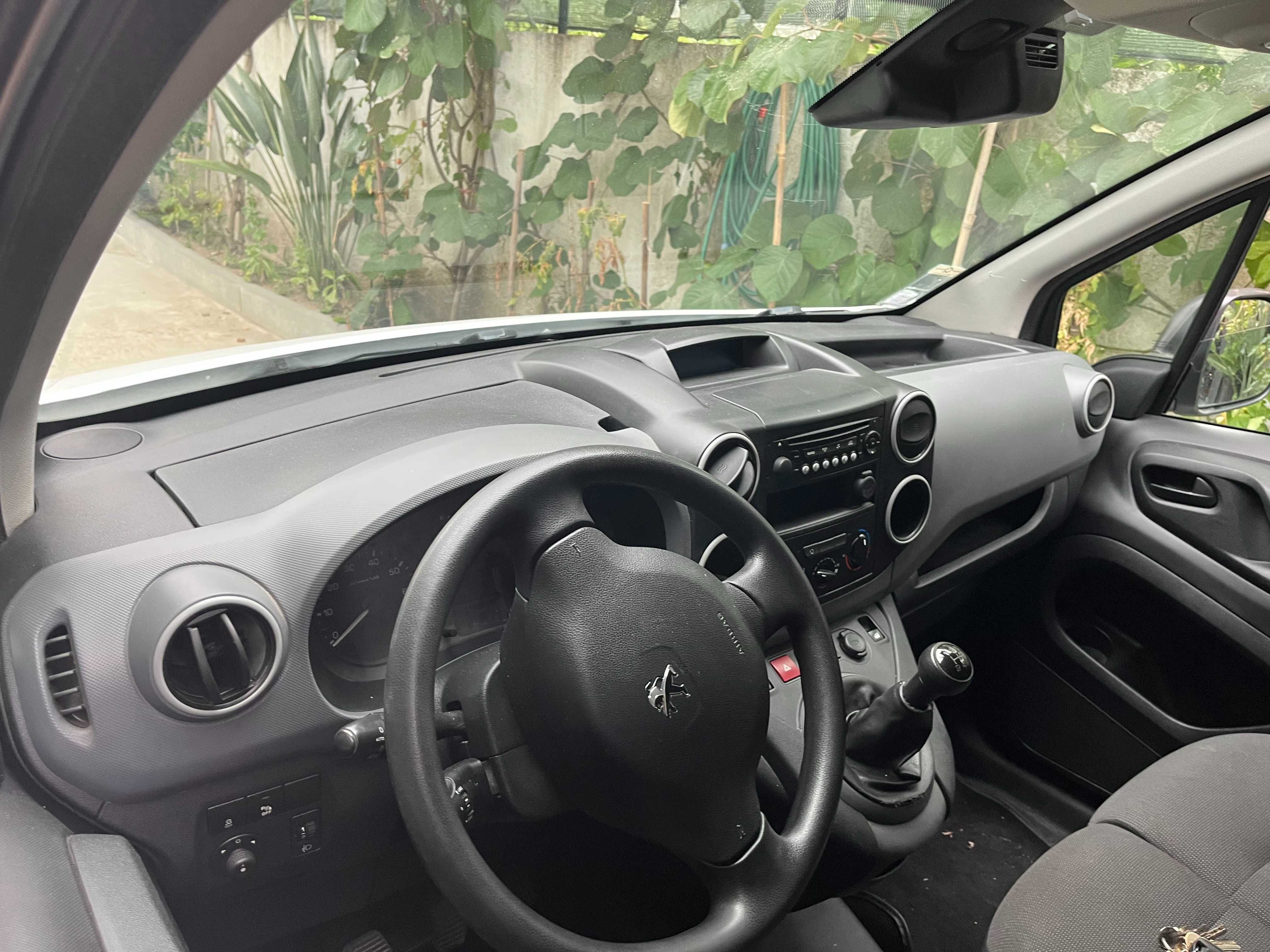 Peugeot partner 1.6HDI 100CV longa ano 2017-09