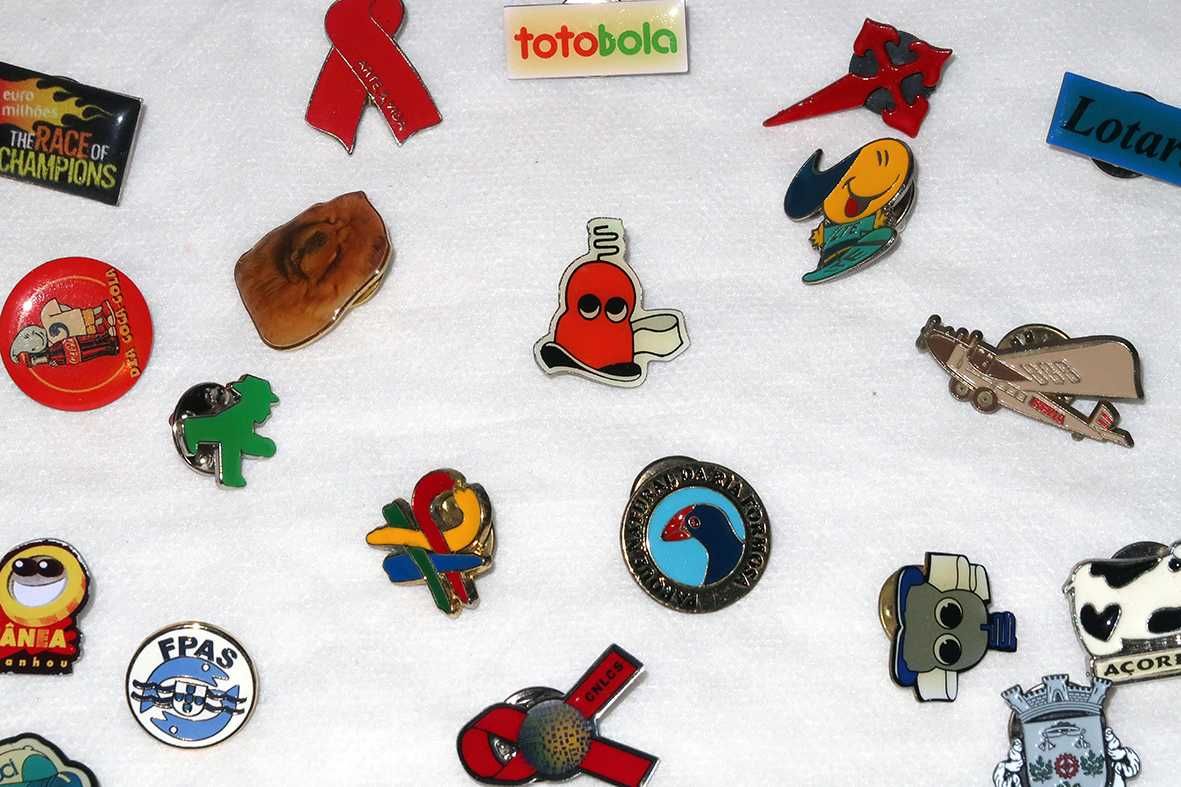 Pins antigos coleção