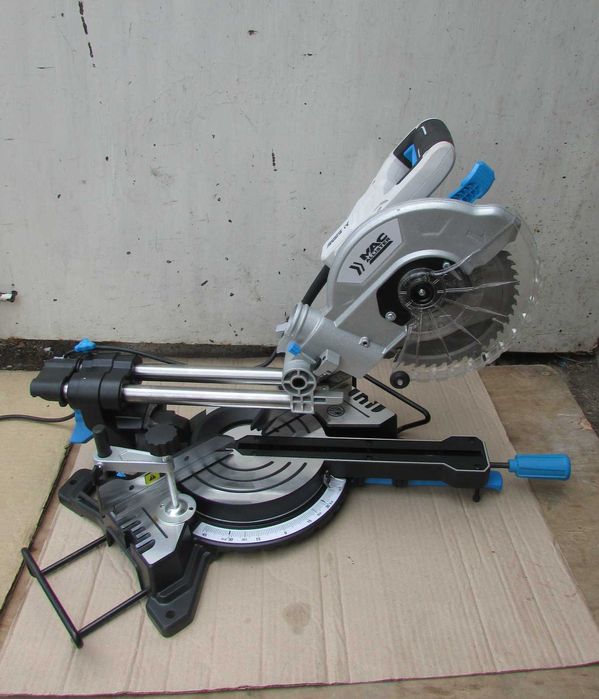 Торцовочна пила, торцовка з протяжкою Mac Allister MMIS210S-B (Англія