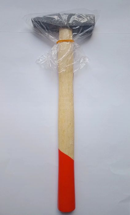 Młotek ślusarski drewniana rączka nowy